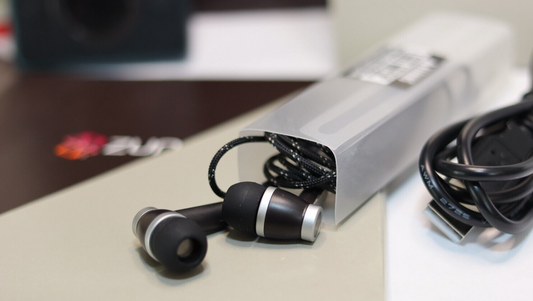 REFURBISHED - Microsoft Zune 30Gb with "Premium Earphones" - as seen in Guardians of the Galaxy 3 (Fully Operational) Serial Matched Box No: 018748764610