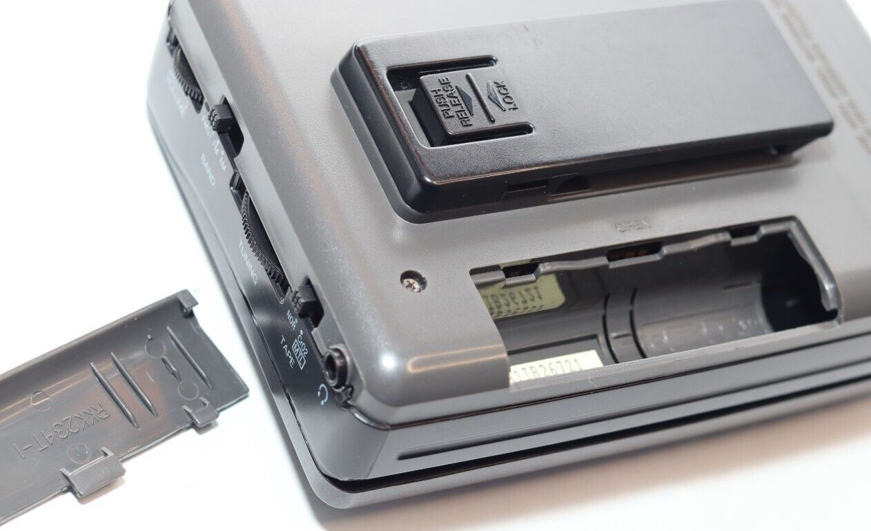 REFURBISHED - Panasonic Radio/Cassette Player RQ-V152 - (Fully Operational) SN: BA1IB26721