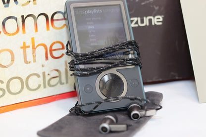 REFURBISHED - Microsoft Zune 30Gb with "Premium Earphones" - as seen in Guardians of the Galaxy 3 (Fully Operational) Serial Matched Box No: 018748764610