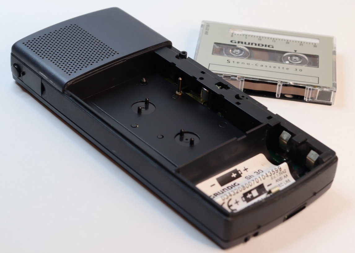 REFURBISHED - Grundig Stenorette Sh 30 , Plus 30min Cassette - (Fully Operational) Serial No: 034320800701043599