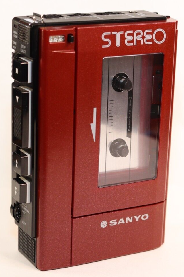 Sanyo Cassette Player M4440  with Case and User Manuel -  SN: 14310419