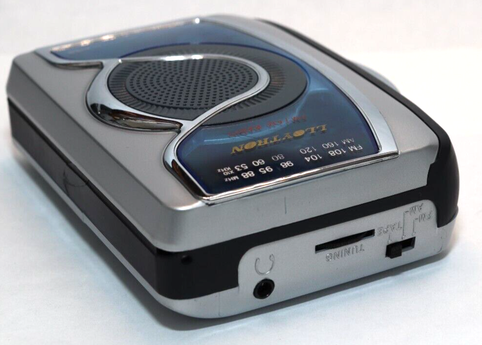 REFURBISHED - Lloytron Radio/Cassette Player W183 - (Fully Operational)