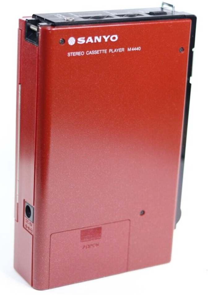 Sanyo Cassette Player M4440  with Case and User Manuel -  SN: 14310419