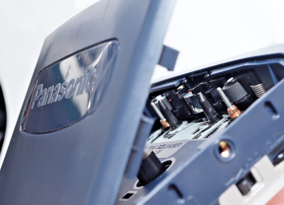 REFURBISHED - Panasonic Radio/Cassette Player RQ-E27V - In Original Box , Headphones and Documents. Serial Number: BD1JA008262 - (Fully Operational)