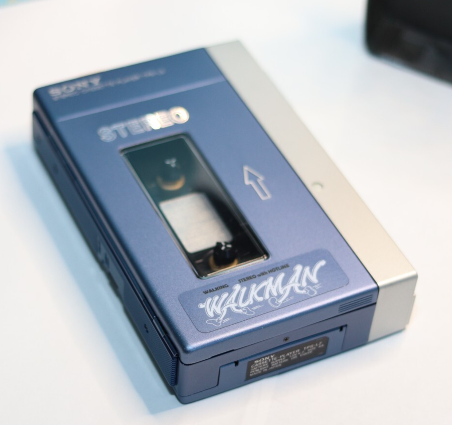 REFURBISHED - Sony Walkman Cassette Player Sony TPS-L2, Including Accessories in Original box. Rare Japanese Version Serial matched - (Fully Operational) Serial No: 62646