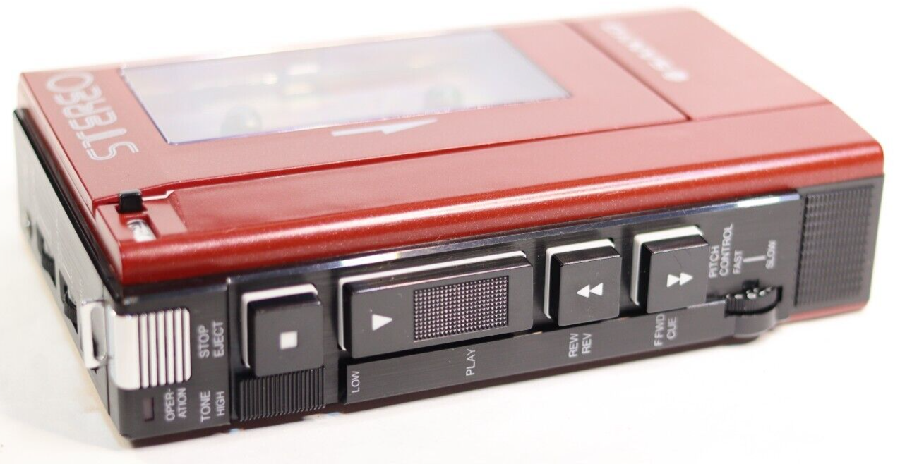 Sanyo Cassette Player M4440  with Case and User Manuel -  SN: 14310419