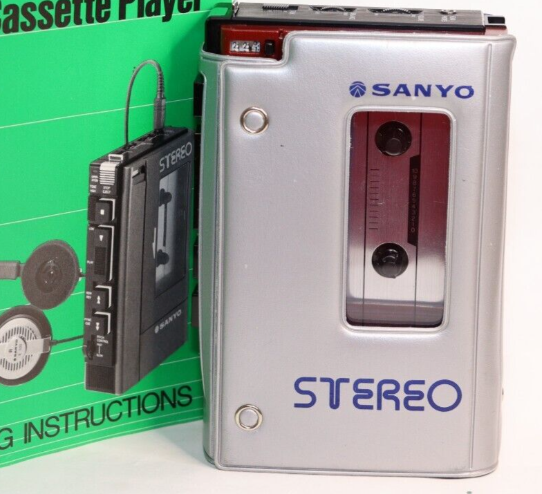 Sanyo Cassette Player M4440  with Case and User Manuel -  SN: 14310419