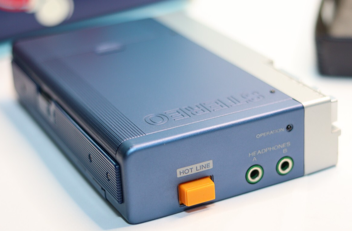 REFURBISHED - Sony Walkman Cassette Player Sony TPS-L2, Including Accessories in Original box. Rare Japanese Version Serial matched - (Fully Operational) Serial No: 62646